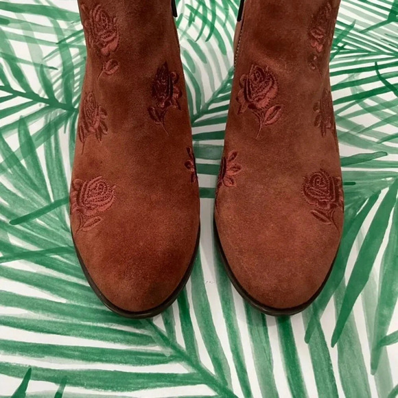 Lucky Brand Basel Rose Embroidered Leather Ankle Booties Size 8 - Picture 6 of 10
